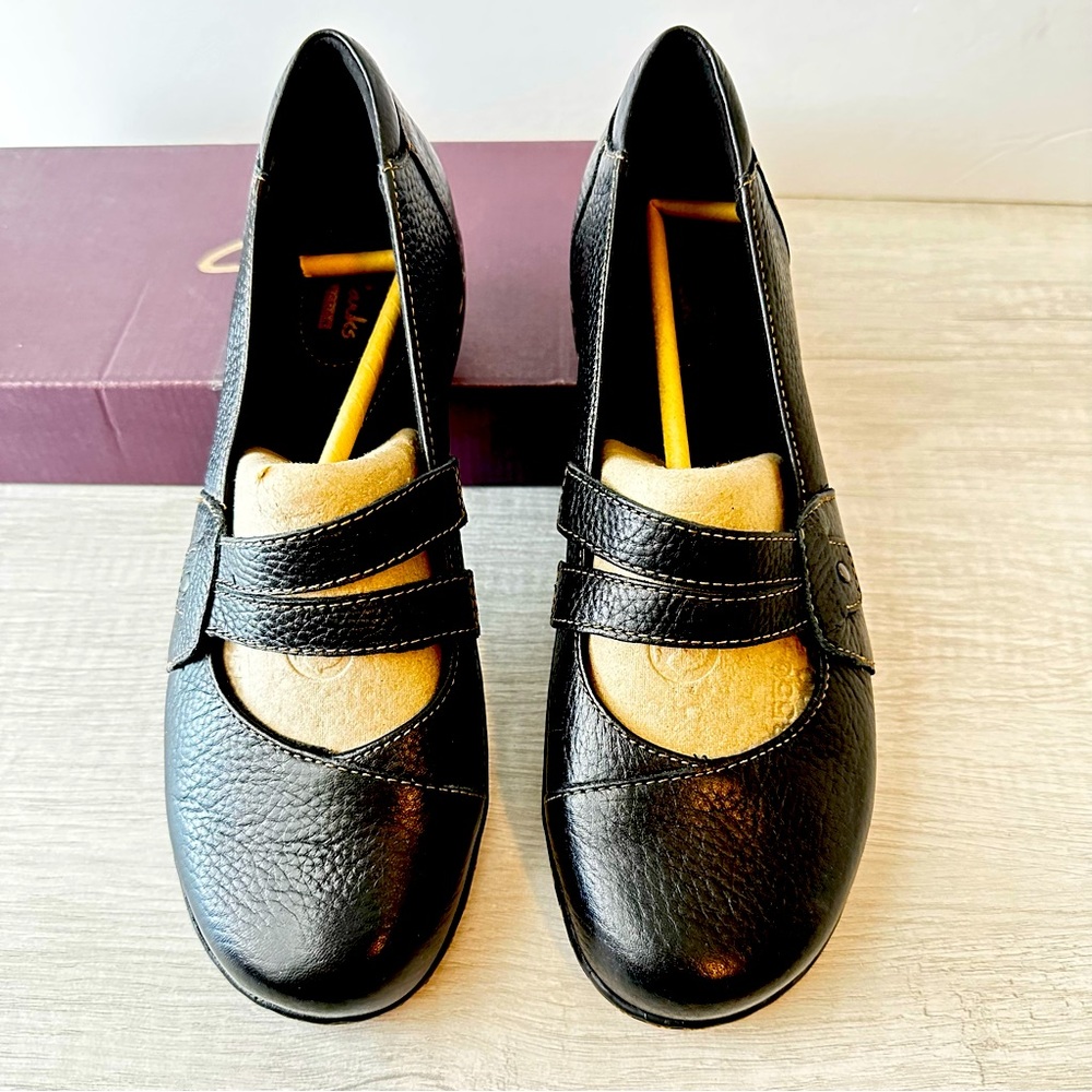 Clarks Ashland Twist Leather Mary Jane Shoes in black.